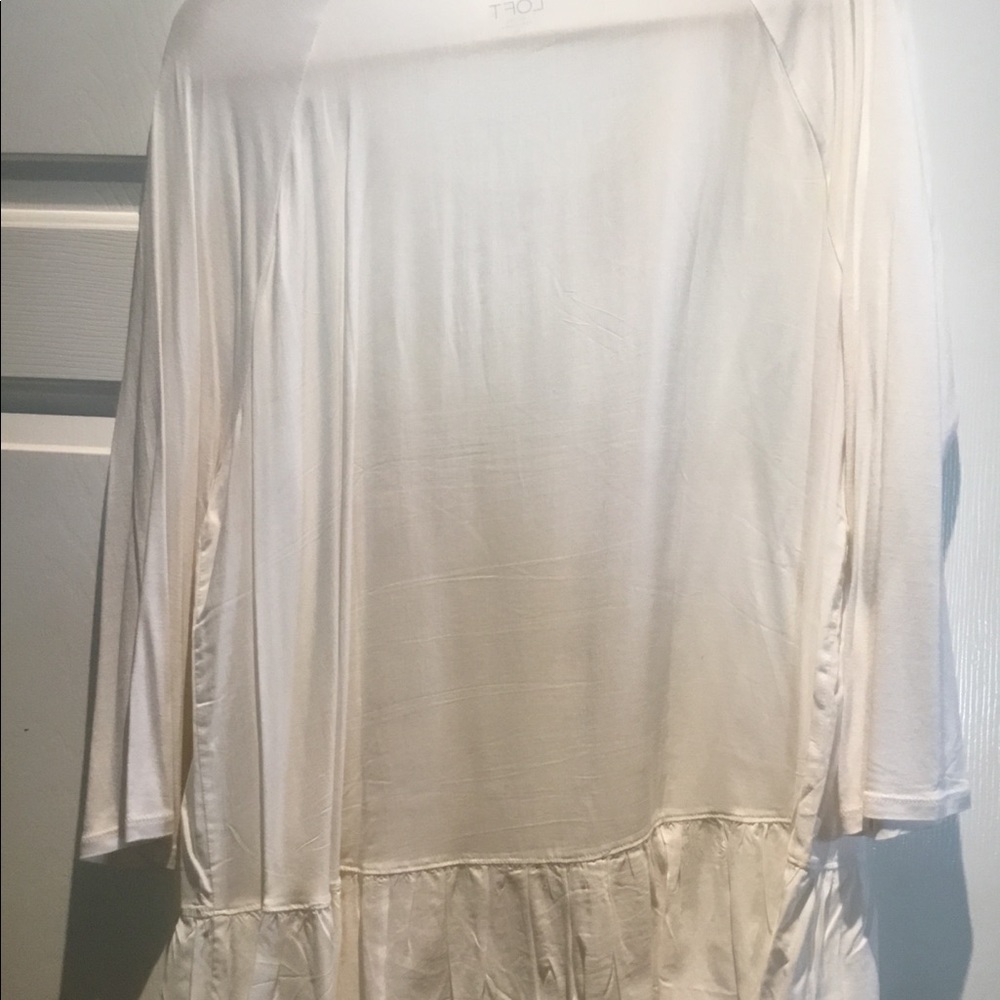 3/4 sleeve top. Loft excellent cond.worn once